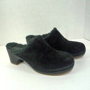 CROCS SARAH SUEDE CLOGS WITH FAUX FUR SIZE 9